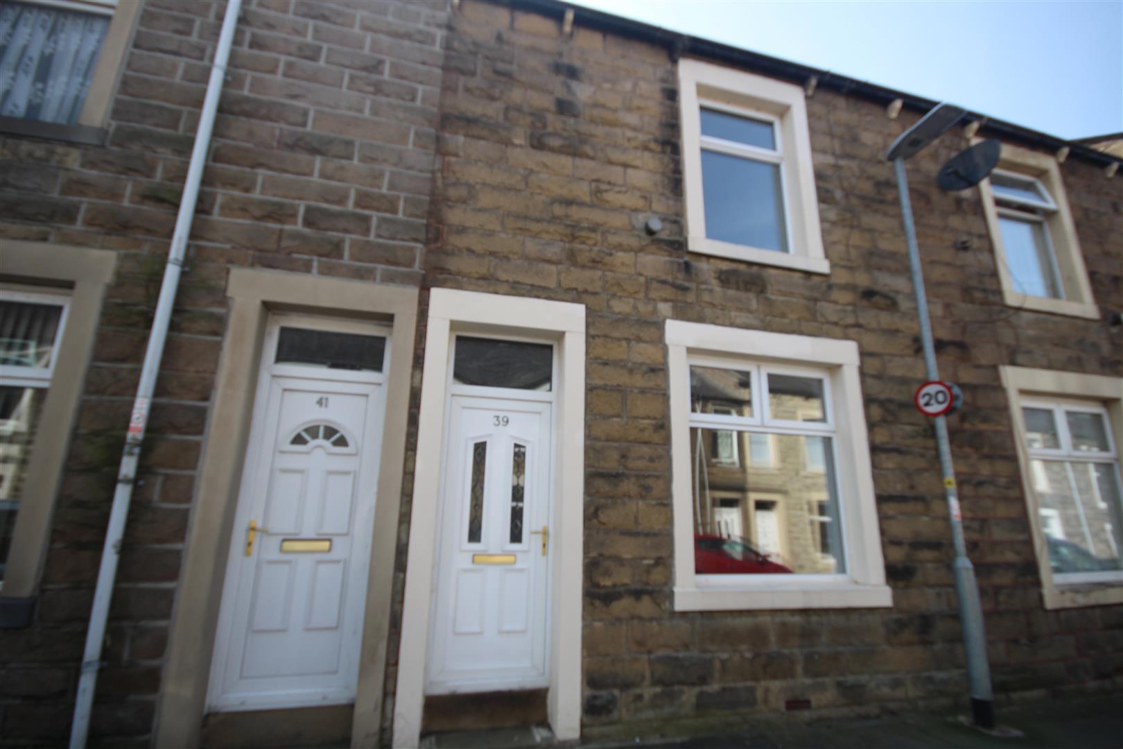 2 bedroom terraced house To Let in Barnoldswick - Main Image